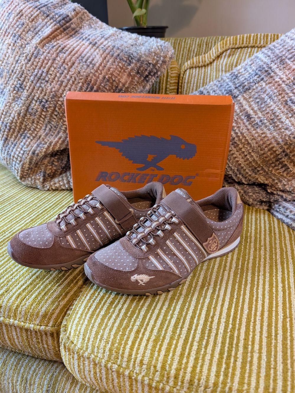 Y2K Rocket Dog Sneakers 🤎
